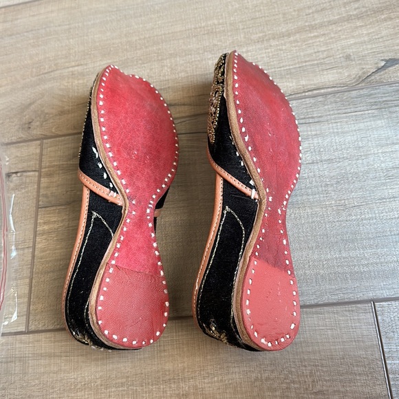 Black Punjabi shoes jutti size 6-6.5 with beadwork - Picture 4 of 5